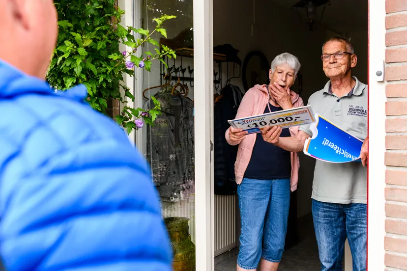klaas en gesien uit emmeloord winnen 10000 euro bij vriendenloterij