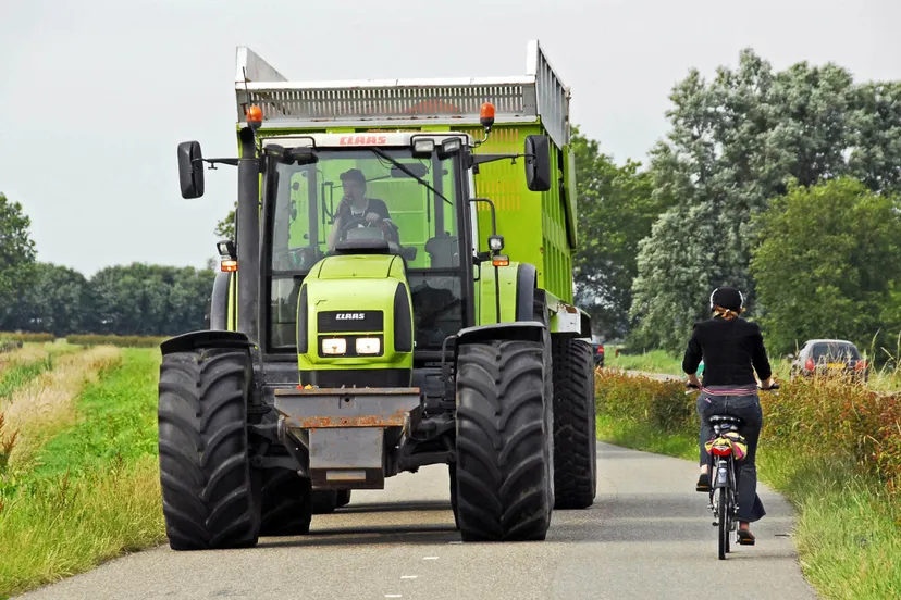 landbouwverkeer en fietser