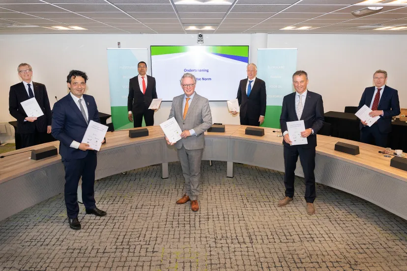 ondertekening flevolandse norm 6450 fotostudiowierd