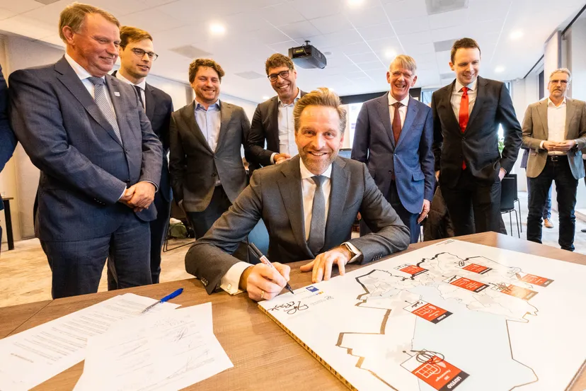 ondertekening realisatieovereenkomst flexwoningbouw mra