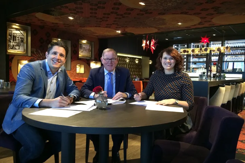 ondetekening t voorhuys