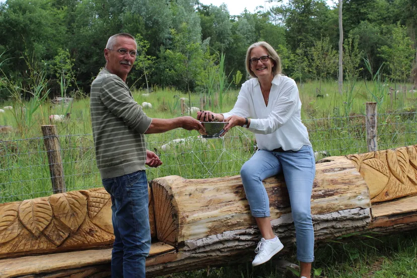 overhandiging bessenoogst mhpublicatiesnl kopie