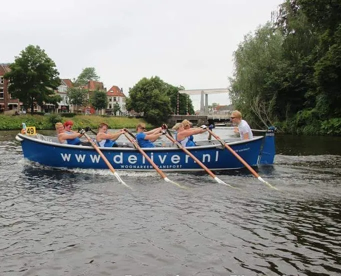 zwolse grachtenrace foto gemaakt door fotograferen en filmen sloeproeien