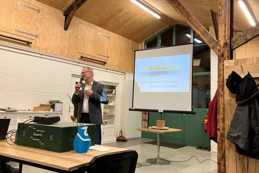 pb 42 24p zover je keek e book 002