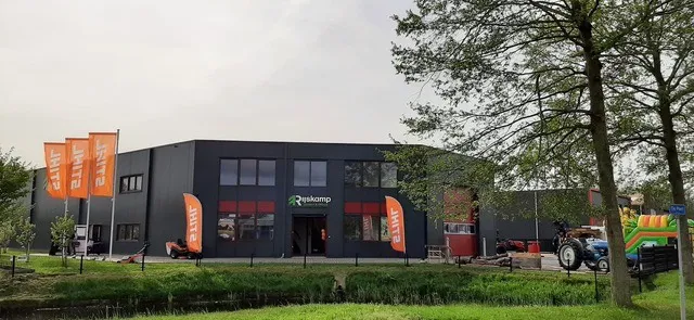 e8ee9c28 2682 4b82 b937 356f26ea9ce5