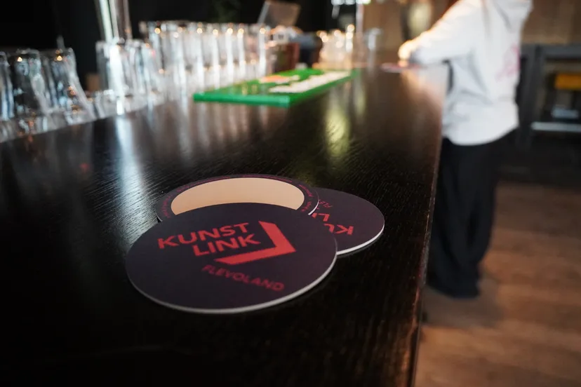 kunstlink cafe money