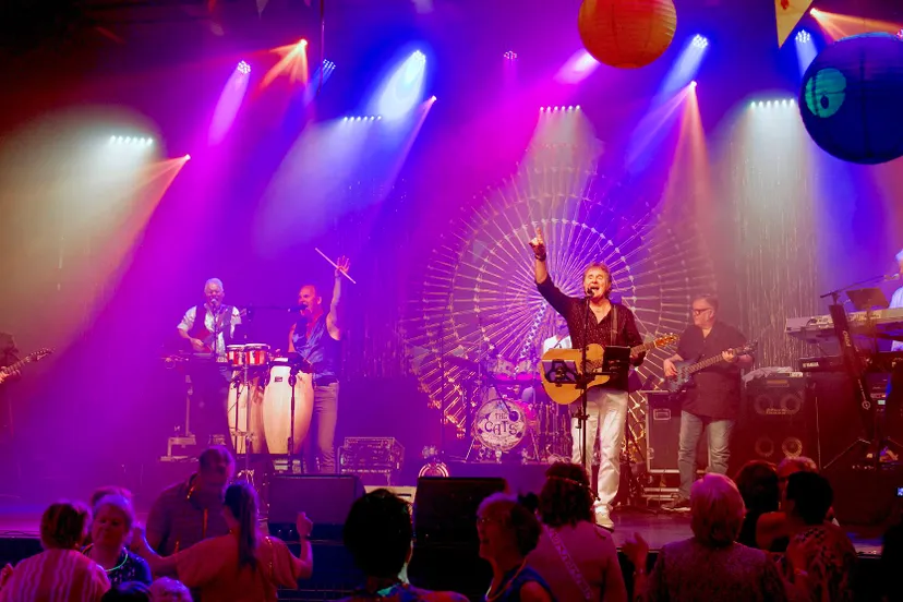 the catys aglow pers