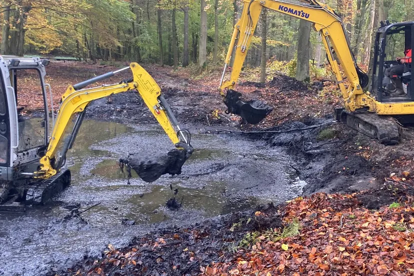 fit=cover,dpr=1,quality=80,gravity=0.5x0.5,height=872,width=1880