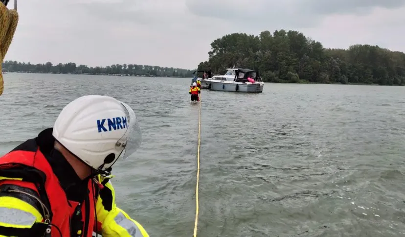 jacht aan grond nunspeet twitter knrm elburg