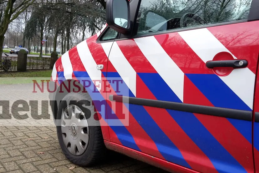 kat boom redding onder bos brandweer