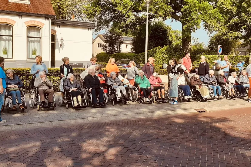 rotaryclub nunspeet eibertjesdag 2024 met bewoners bunterhoek aan de laan