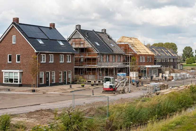 Illustratiebeeld van een nieuwbouwwijk in aanbouw.