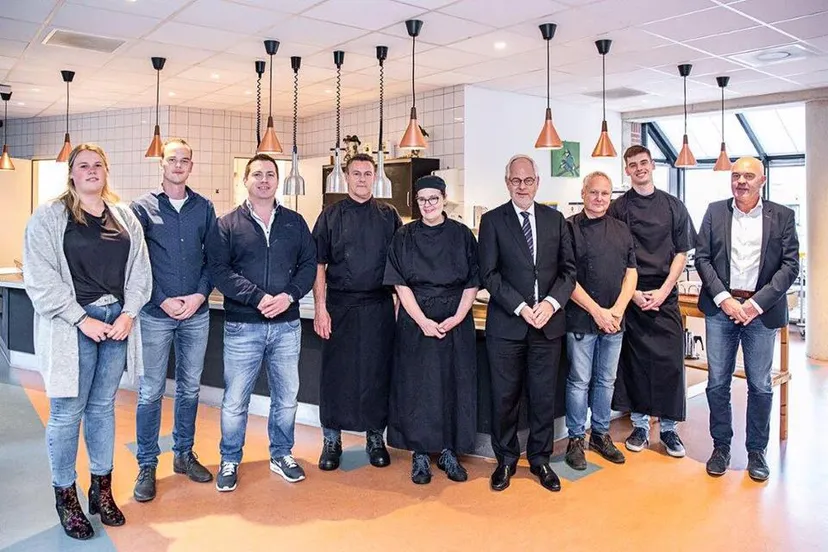 45563336 1940896885993493 7769477774108000256 n