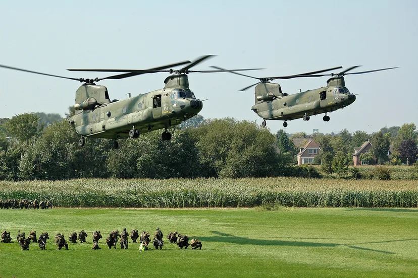 chinooks landing