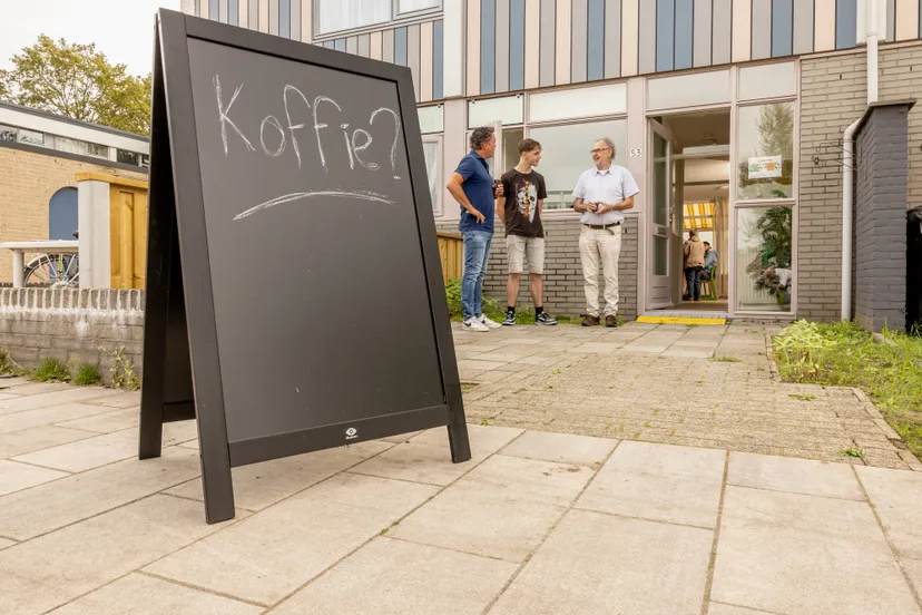 thuis in de wijk huiskamer in de wijk thij 1