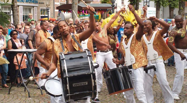 ddvouq9zb51ck7io3xbbm0b94 zomercarnaval2