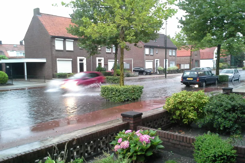 g54nza1jd00sxym4cyf7ehucd 20140728082747