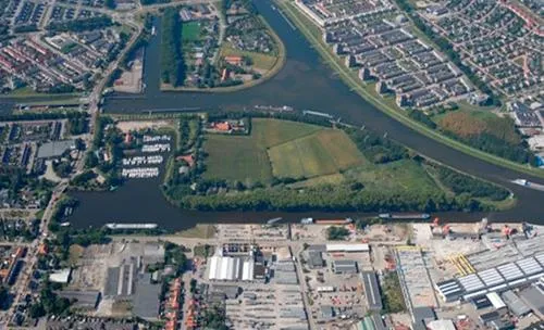 gmqtb9yfnn17x1eux4hs28dmy b9ke07q32c3mxzm1j8a4t0bs3 w500 c