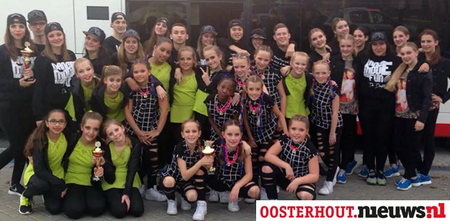 iz6q7acm3mejvaqvckdb9p9iu dansfabriek groepsfoto