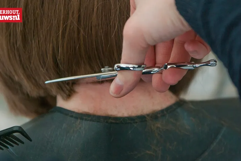 kapper knippen haar