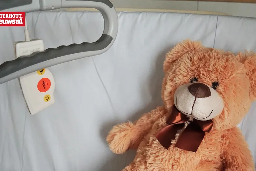 teddybeer kind ziekenhuis