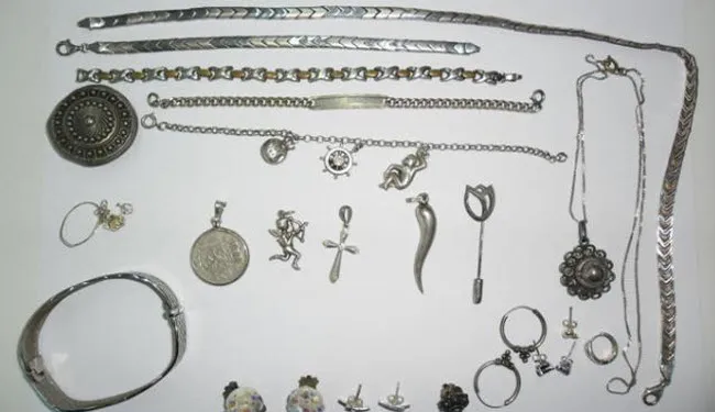 tniseja24ektqw8oap9wcv04g sieraden