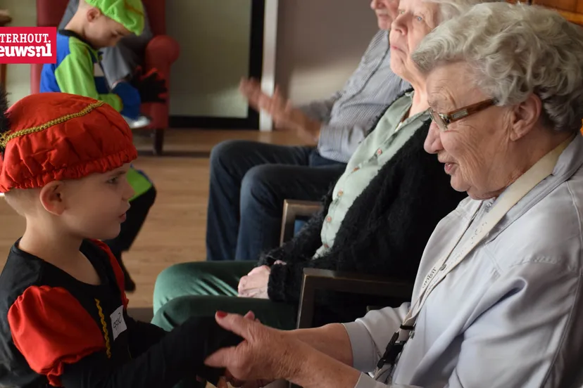 bejaard met kind pietje