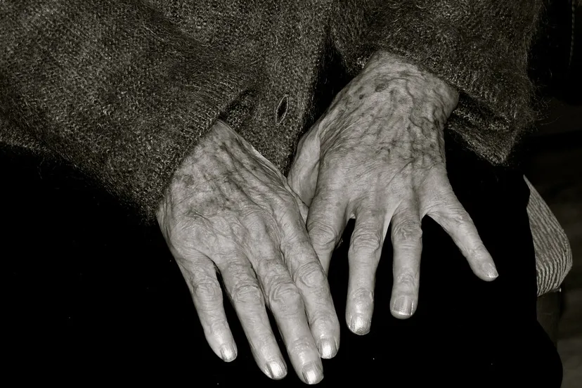 elderly woman 1036773 960 720