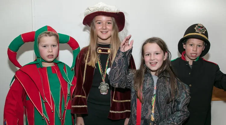 kaaike xv met gevolg