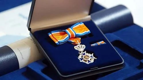 laqfaivhrk143mbsqc7r6d3vs koninklijke onderscheiding