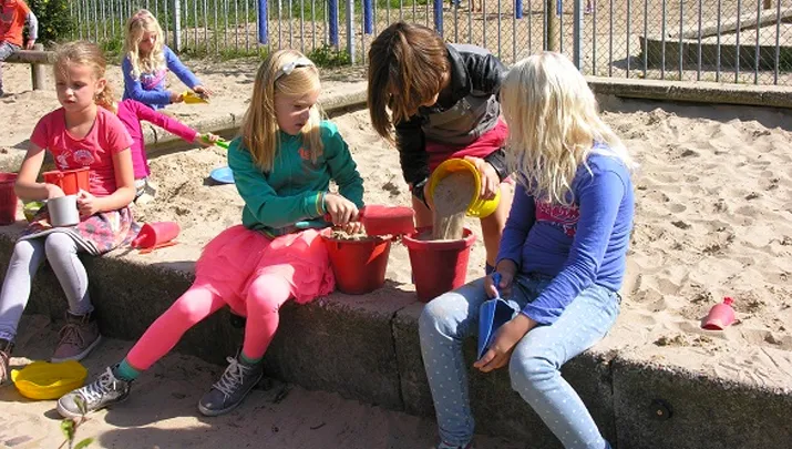 spelende kinderen