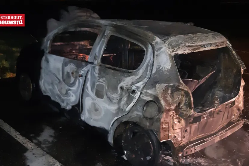 uitgebrande auto
