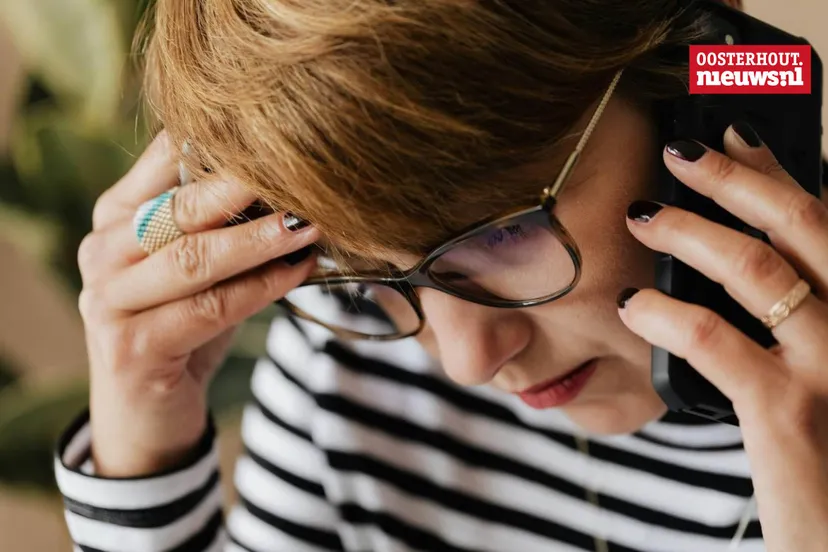 vrouw bellen zorg