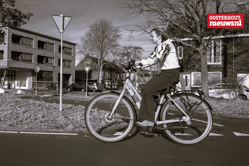 _anne op fiets