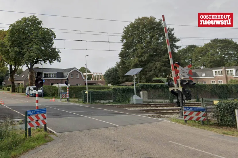 _Spoorwegovergang Dorst