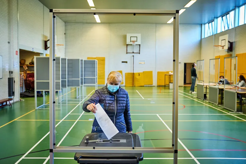 01 20201118 stemmen pnh36945909