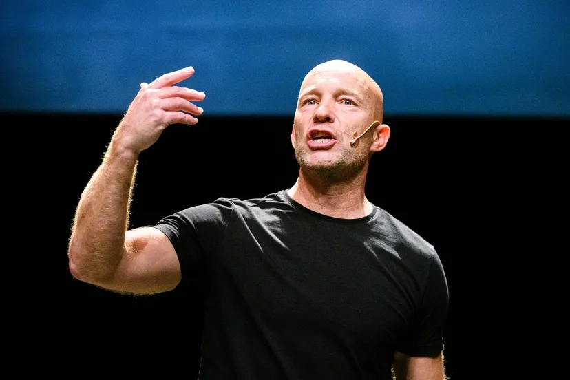 02 jochenotten opgekroptstaatnetjes c jostijn ligtvoet fotografie