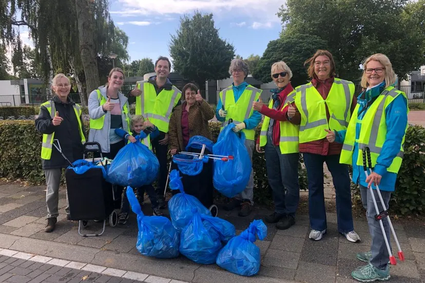 20220917 zwerfafvalbrigade met wethouder rik van den dam