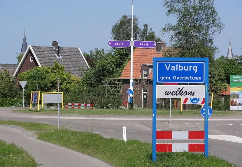 800px valburg overbetuwe welkomstbord