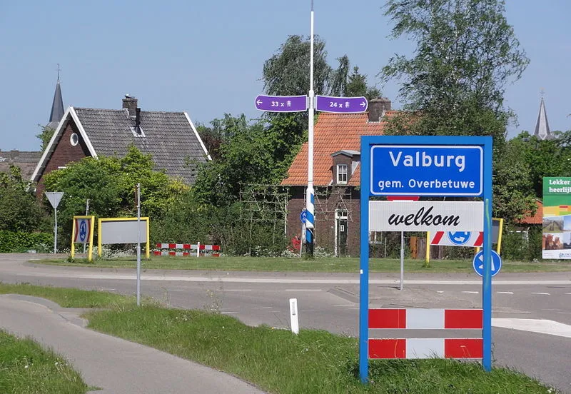 800px valburg overbetuwe welkomstbord