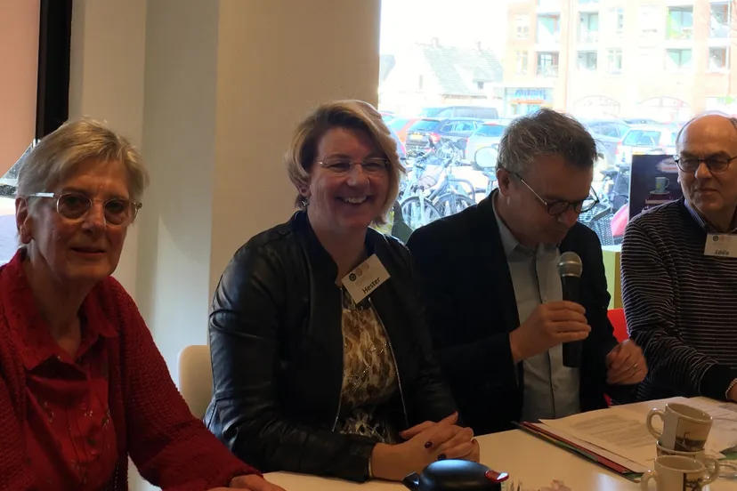 bestuur van huiskamer van elst11