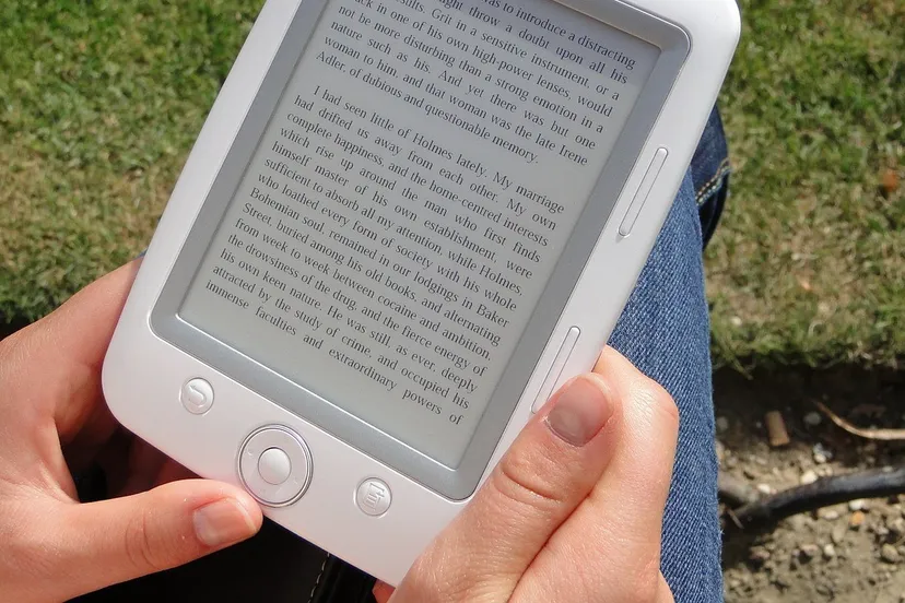 e book janeb12 pixabay