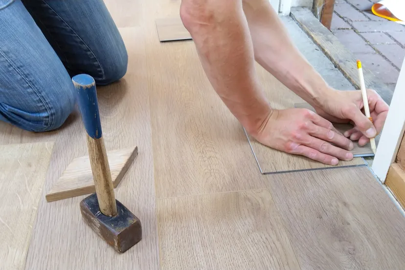 floor flooring hand man 1388944