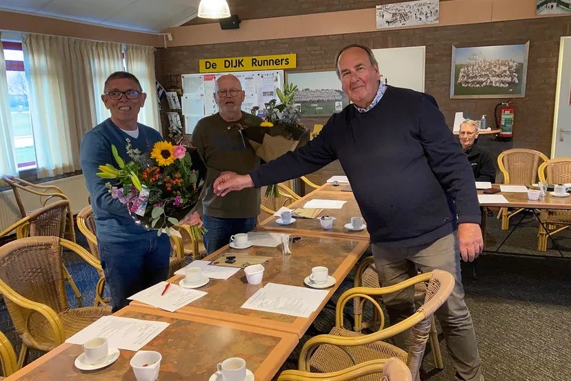 foto uitreiking lid van verdienste knsb 07042022