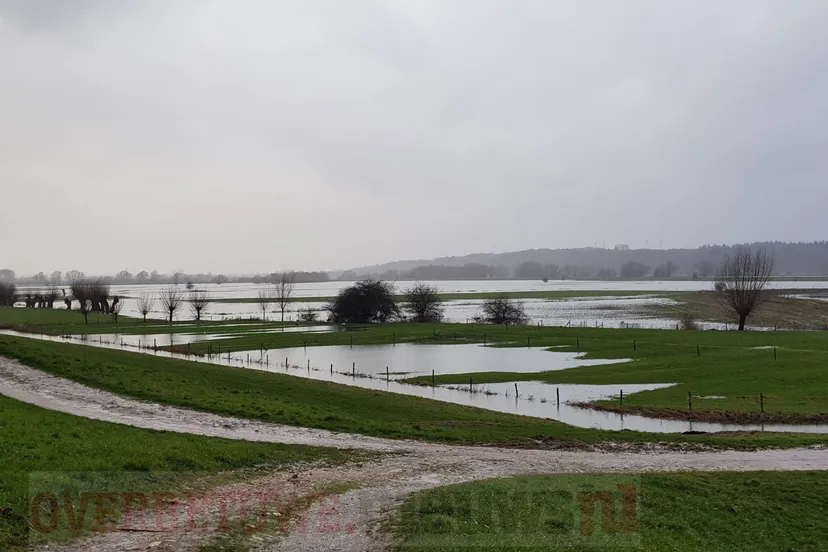 hoogwater dijk