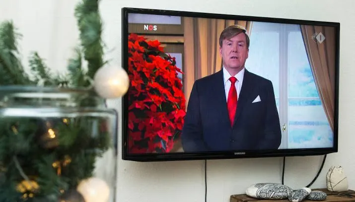 koning spreekt volk toe in kersttoespraak 715x408