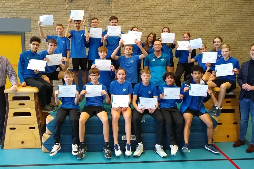 leerlingen met diploma wethouder ehbo