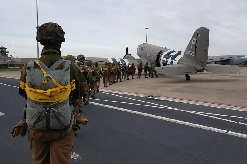 marketgarden3 lars schwachofer parachute group holland1