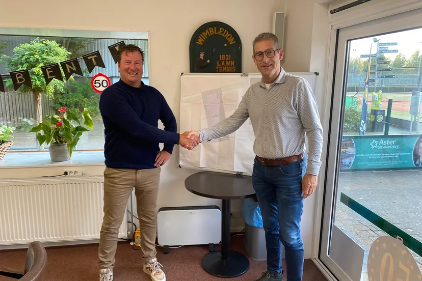 ondertekening padelbanen2021