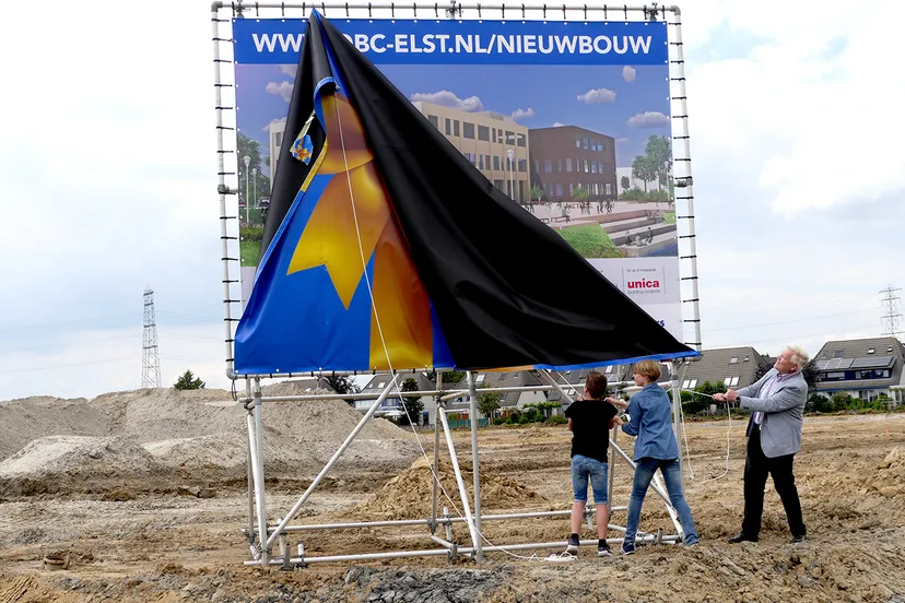 onthulling bouwbord obcelst niewbouw 2020 lr